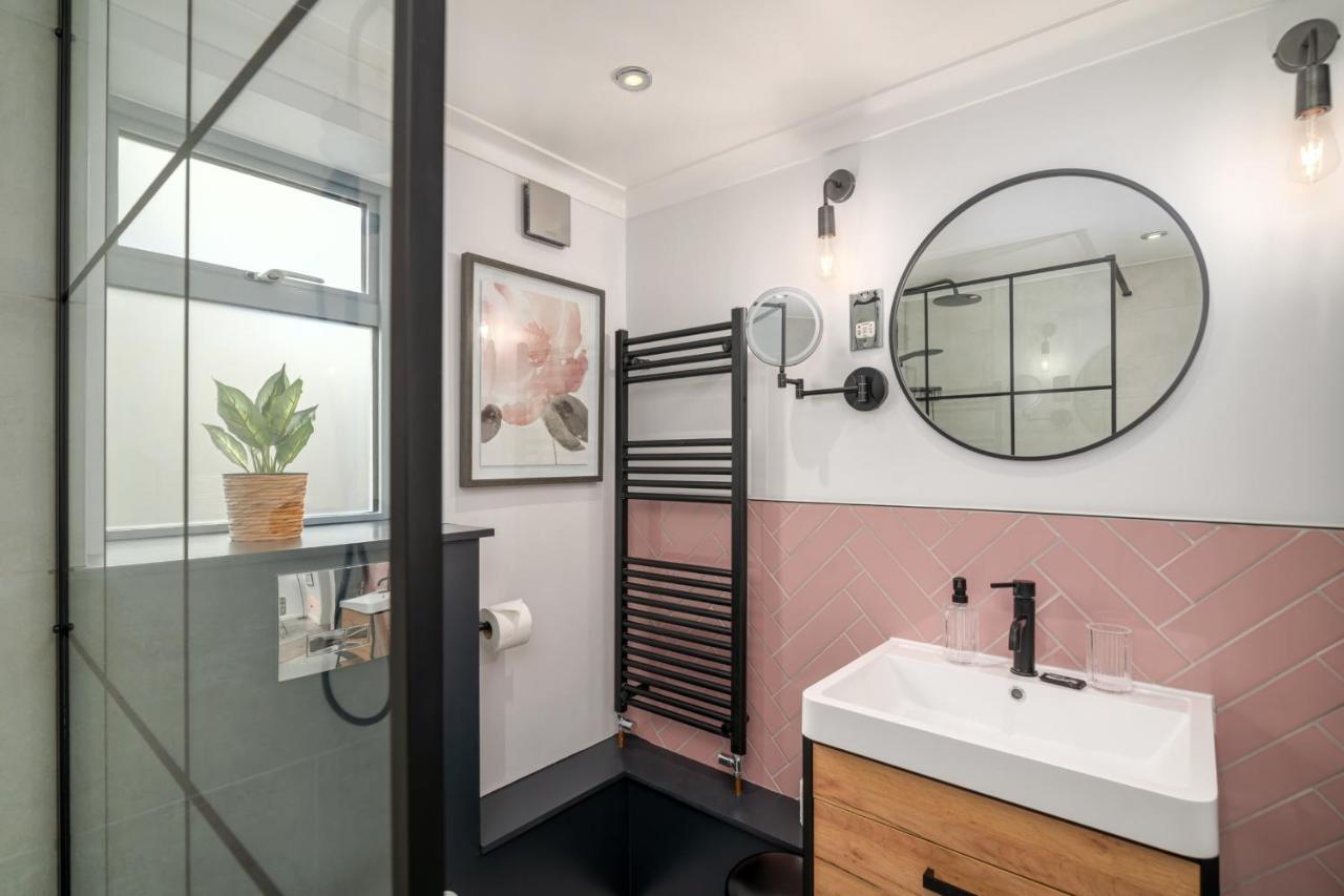Guestready - Unique Home Near Wimbledon With Gorgeous Deck And Parking London Exterior photo