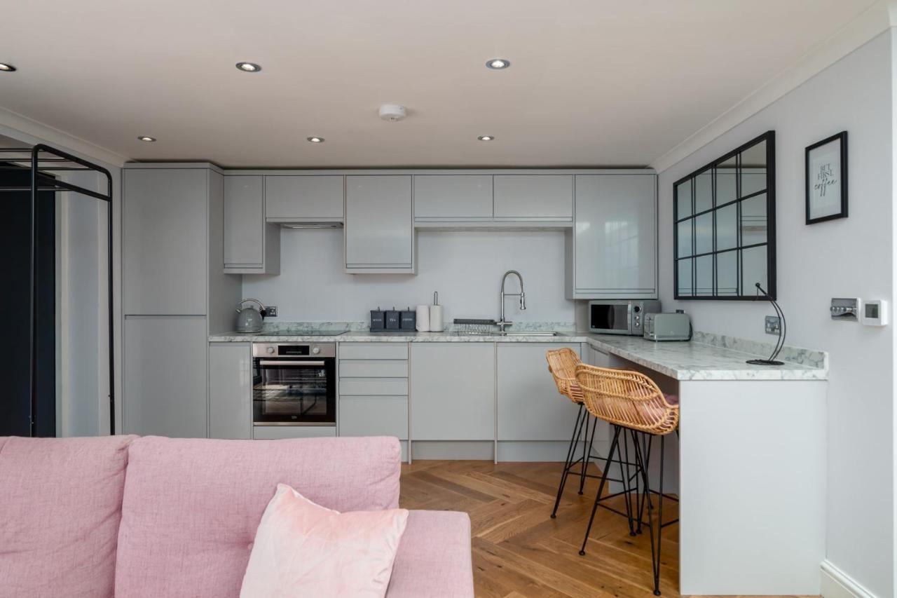 Guestready - Unique Home Near Wimbledon With Gorgeous Deck And Parking London Exterior photo