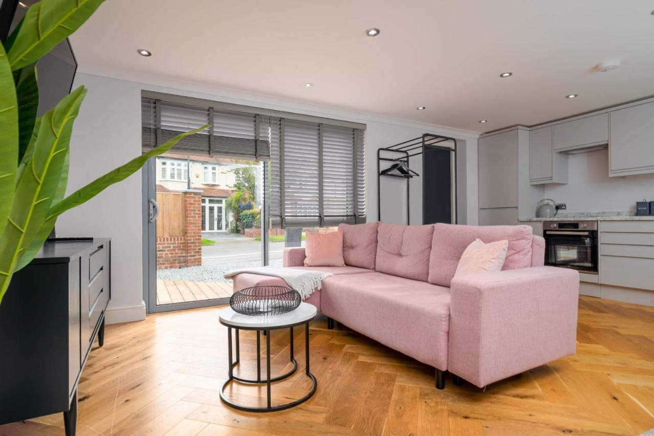 Guestready - Unique Home Near Wimbledon With Gorgeous Deck And Parking London Exterior photo